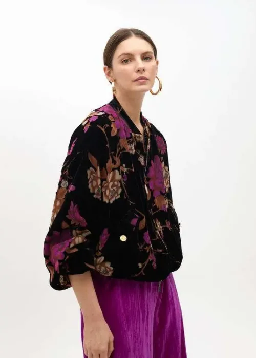 Bomber terciopelo-velvet estampado floral rosa-negra