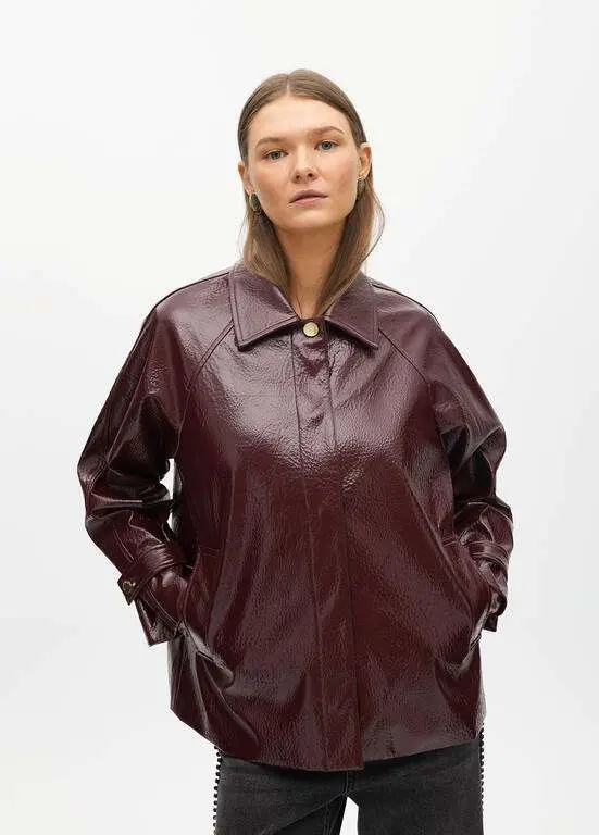 Chaqueta recta efecto charol
