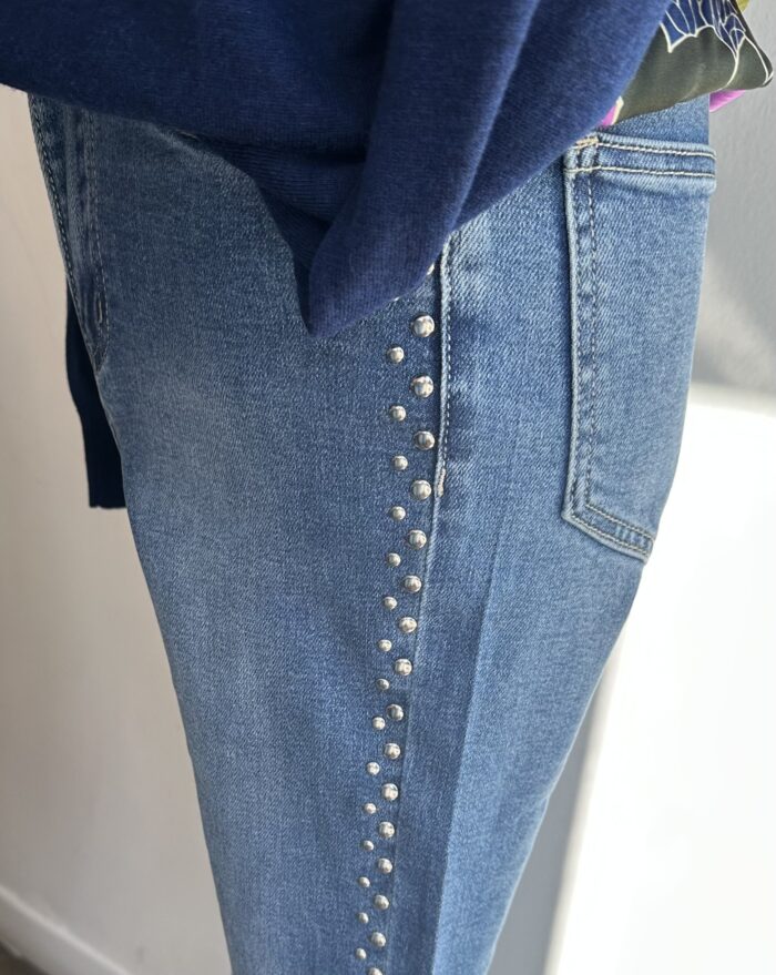 Pantalón vaquero tachuelas laterales