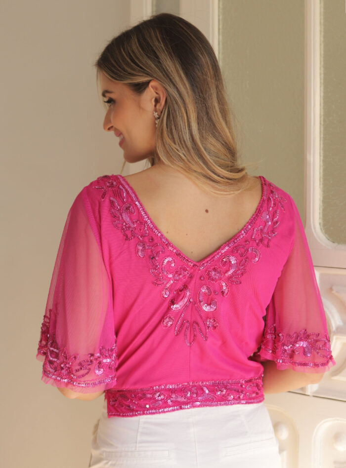 Top pedrería rosa fucsia, mangas campana
