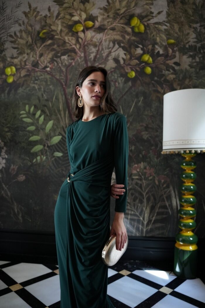 Vestido punto verde botella con hebilla dorada - Imagen 2