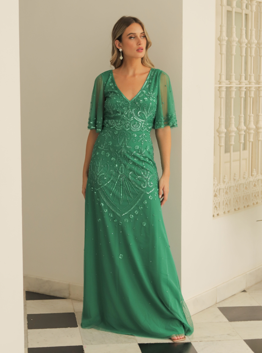 Vestido pedrería verde esmeralda con mangas campana